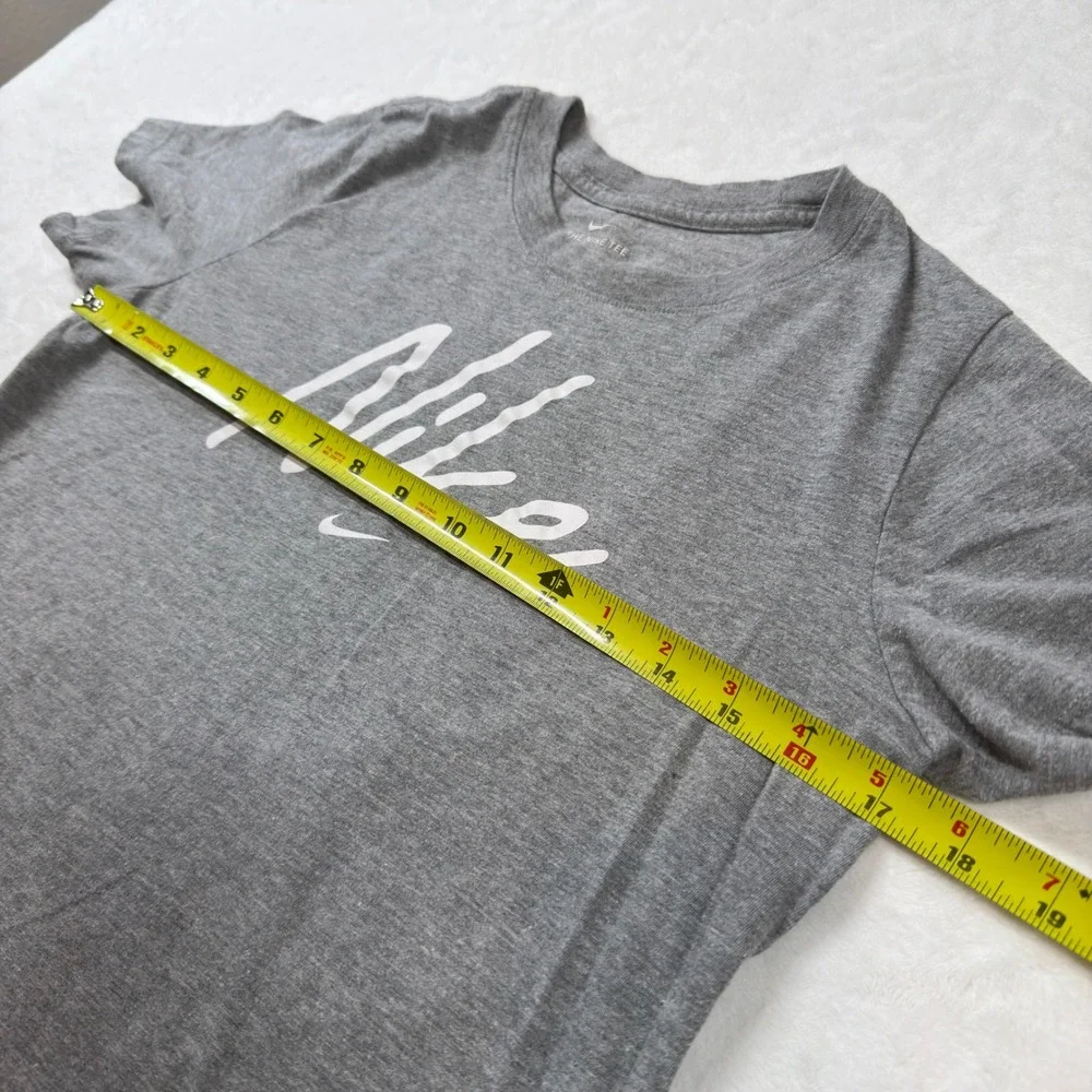 Nike Graphic Tee Shirt Women XL Gray Good Script Logo Short Sleeve Cotton Blend‎